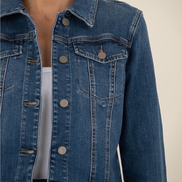 Kut from the Cloth Julia Crop Classic Wash Denim Jacket - Picture 1 of 6